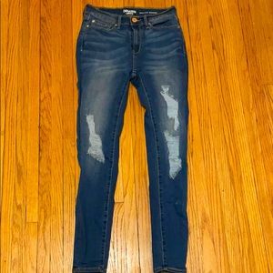 Juniors High-Rise Jegging - Size 7/28